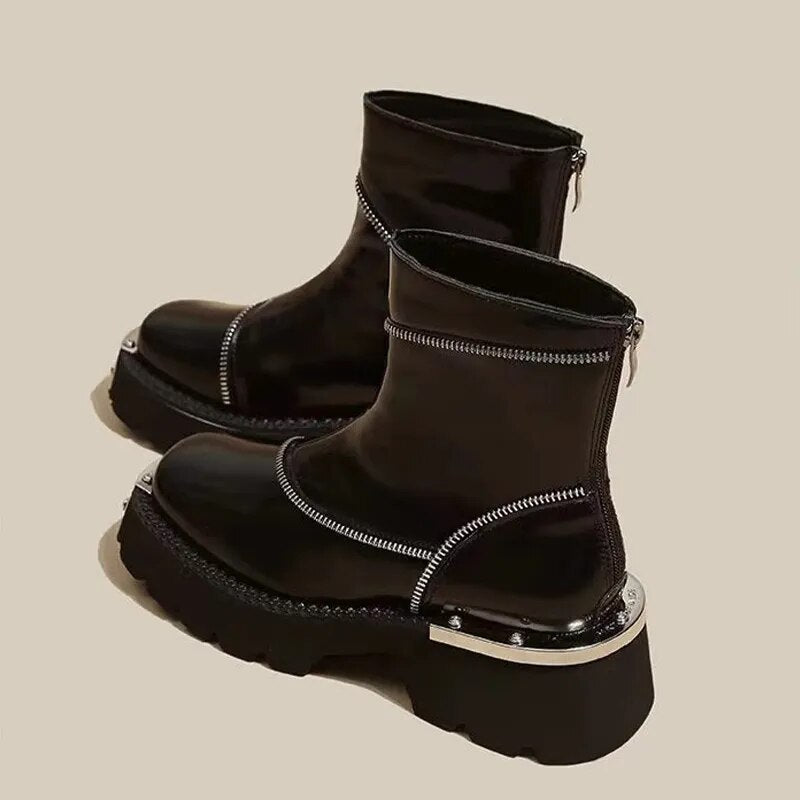 Modernūs apkaustyti moteriški aulinukai