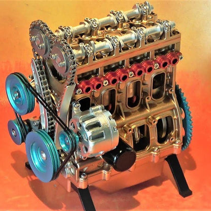 Surenkamas automobilio variklio modelis