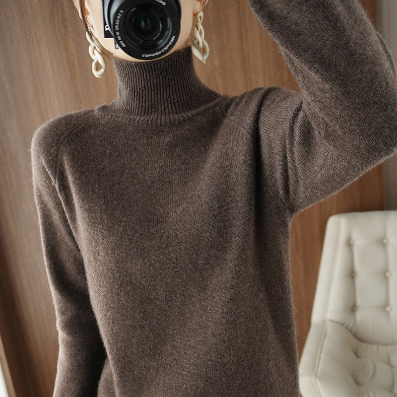 Moteriškas megztinis aukštu kaklu