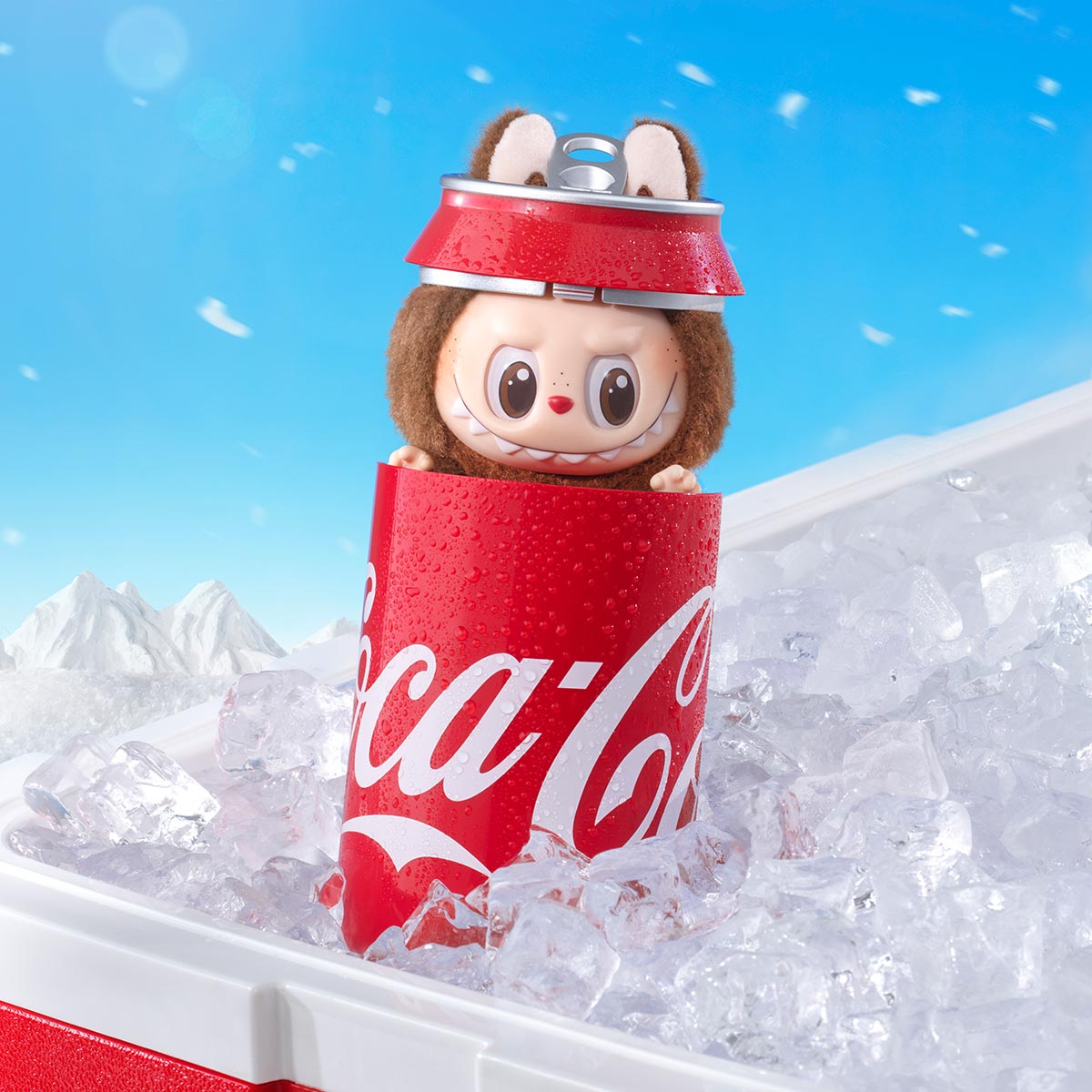 Labubu "COCA-COLA"– riboto leidimo žaislas iš Pop Mart