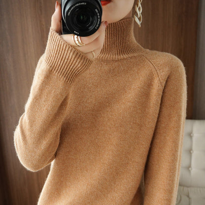 Moteriškas megztinis aukštu kaklu